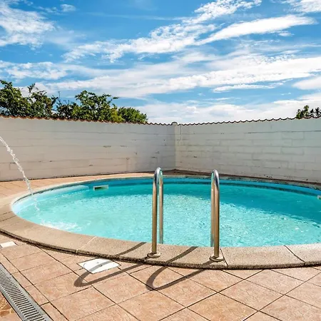 Beautiful In With Outdoor Swimming Pool