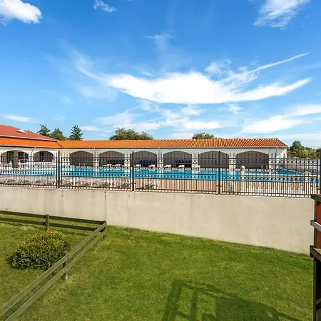 Beautiful In With Outdoor Swimming Pool *